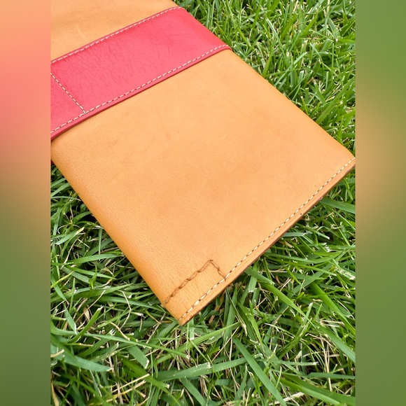 Vintage Coach SoHo Vachetta Leather Clutch - Picture 12 of 17